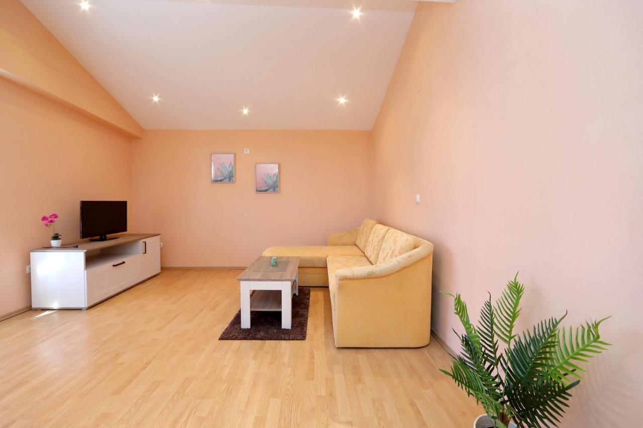 Apartmani Jagoda Бибинє Екстер'єр фото